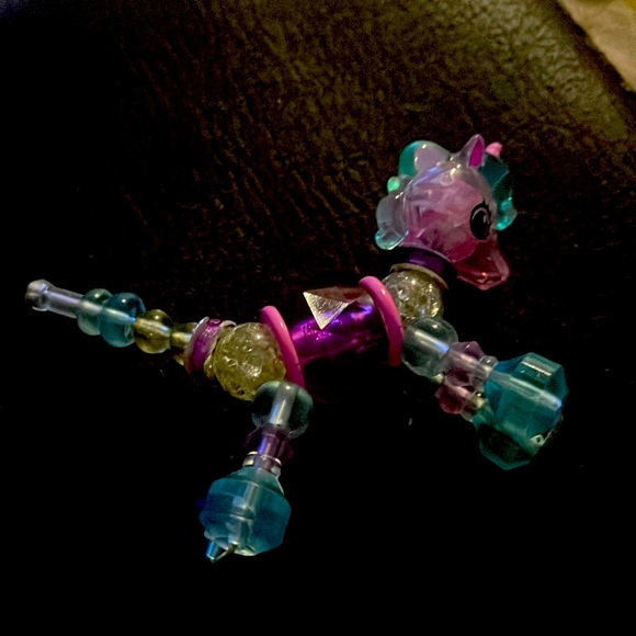 Toy - Picture 1 of 1